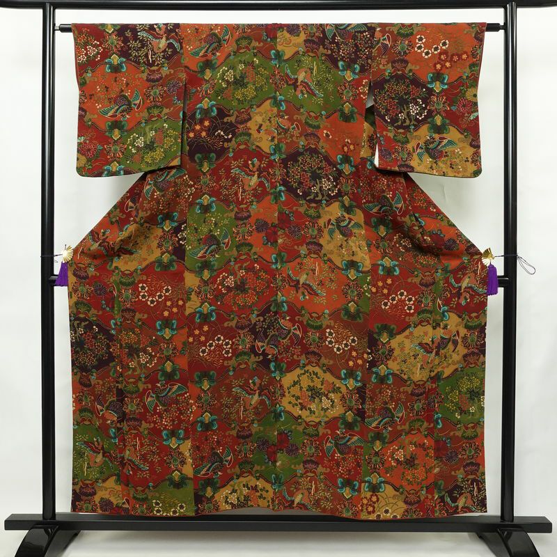 小紋 縮緬 総柄 正絹 幾何学柄・抽象柄 袷仕立て 身丈155cm 裄丈62.5cm リサイクル着物 着物 多色使い_画像1