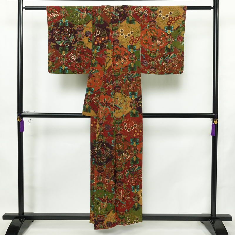 小紋 縮緬 総柄 正絹 幾何学柄・抽象柄 袷仕立て 身丈155cm 裄丈62.5cm リサイクル着物 着物 多色使い_画像2