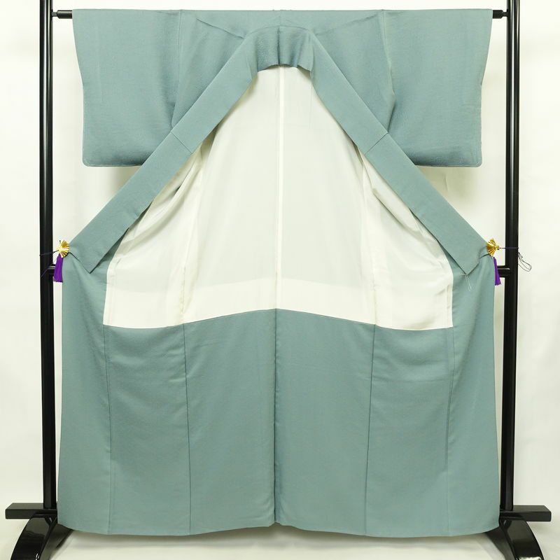 色無地 良品 毎田仁郎 落款入り 一つ紋付き 正絹 木の葉・植物柄 袷仕立て 身丈163cm 裄丈63cm リサイクル着物 一部しつけ糸付き 着物 入学式 卒業式 お茶会 七五三 お宮参り フォーマル 青・紺_画像3