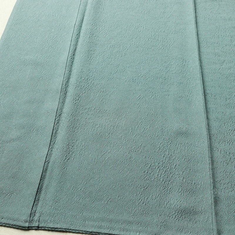 色無地 良品 毎田仁郎 落款入り 一つ紋付き 正絹 木の葉・植物柄 袷仕立て 身丈163cm 裄丈63cm リサイクル着物 一部しつけ糸付き 着物 入学式 卒業式 お茶会 七五三 お宮参り フォーマル 青・紺_画像4