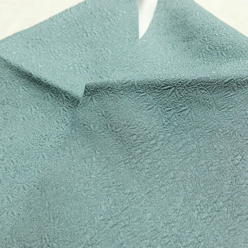 色無地 良品 毎田仁郎 落款入り 一つ紋付き 正絹 木の葉・植物柄 袷仕立て 身丈163cm 裄丈63cm リサイクル着物 一部しつけ糸付き 着物 入学式 卒業式 お茶会 七五三 お宮参り フォーマル 青・紺_画像17