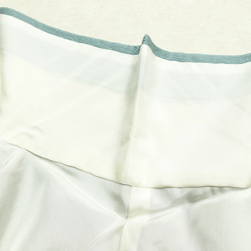 色無地 良品 毎田仁郎 落款入り 一つ紋付き 正絹 木の葉・植物柄 袷仕立て 身丈163cm 裄丈63cm リサイクル着物 一部しつけ糸付き 着物 入学式 卒業式 お茶会 七五三 お宮参り フォーマル 青・紺_画像19