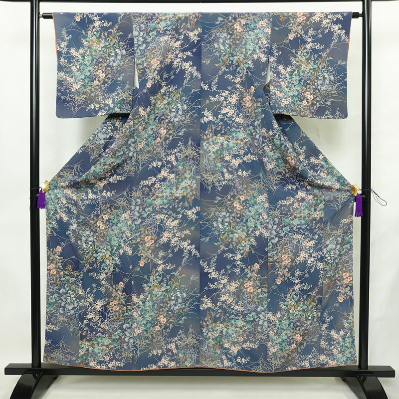 小紋 縮緬 総柄 正絹 花柄 袷仕立て 身丈157.5cm 裄丈62.5cm リサイクル着物 着物 くすみブルー 青・紺_画像1