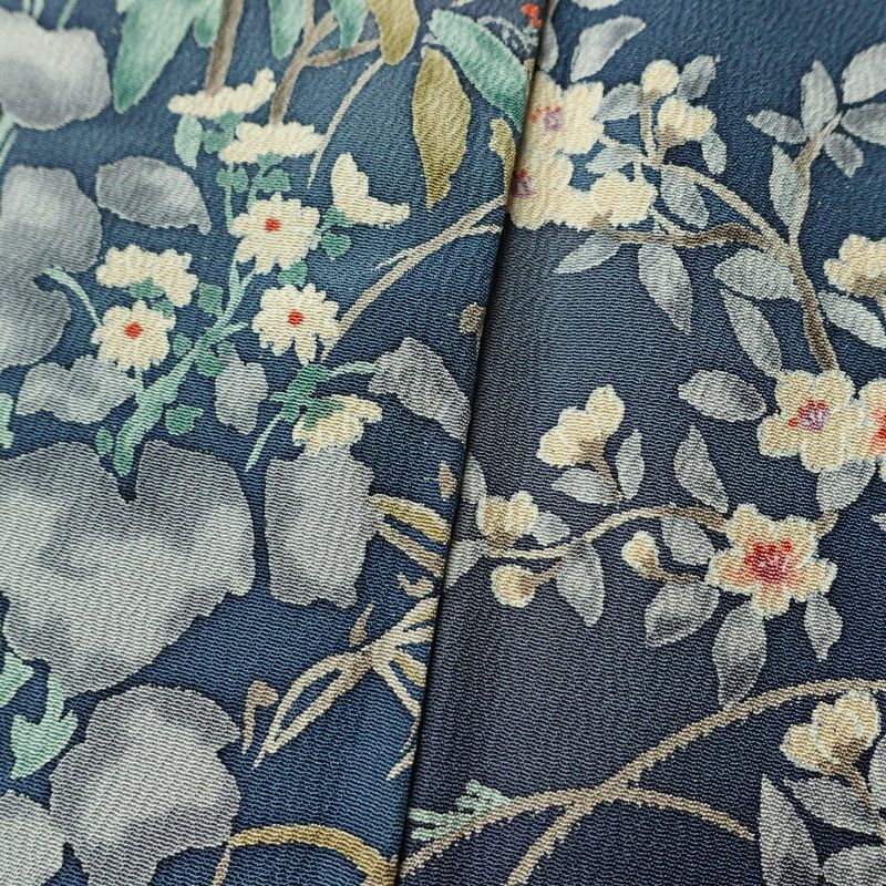 小紋 縮緬 総柄 正絹 花柄 袷仕立て 身丈157.5cm 裄丈62.5cm リサイクル着物 着物 くすみブルー 青・紺_画像12