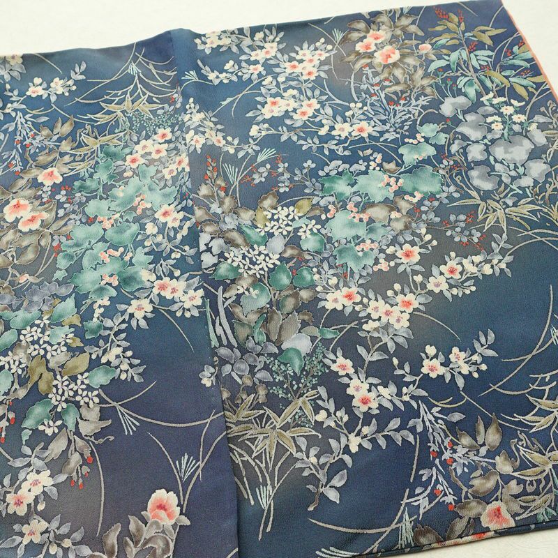小紋 縮緬 総柄 正絹 花柄 袷仕立て 身丈157.5cm 裄丈62.5cm リサイクル着物 着物 くすみブルー 青・紺_画像14