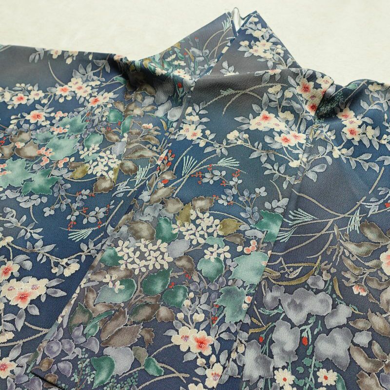 小紋 縮緬 総柄 正絹 花柄 袷仕立て 身丈157.5cm 裄丈62.5cm リサイクル着物 着物 くすみブルー 青・紺_画像17