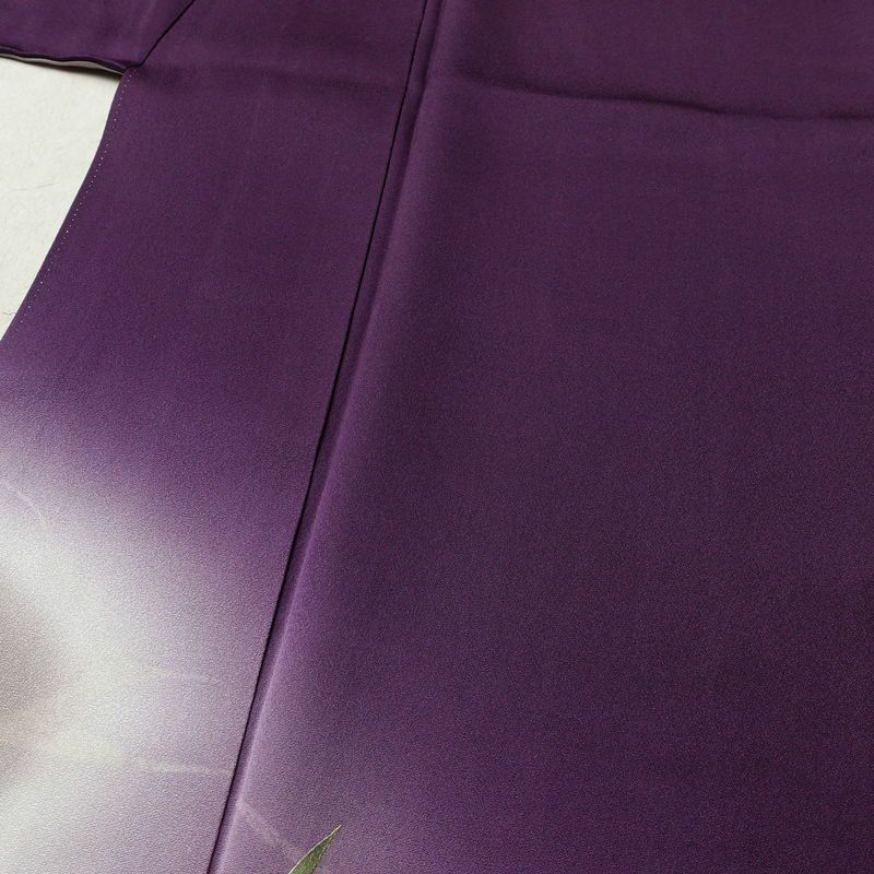 付け下げ 良品 落款入り 正絹 花柄 袷仕立て 身丈166.5cm 裄丈66.5cm リサイクル着物 着物 箔 金彩 入学式 卒業式 七五三 お宮参り フォーマル シンプル 水仙 紫・藤色_画像5