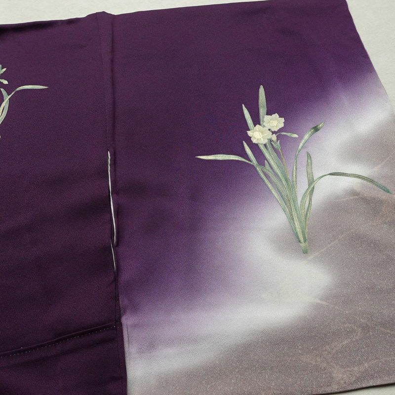 付け下げ 良品 落款入り 正絹 花柄 袷仕立て 身丈166.5cm 裄丈66.5cm リサイクル着物 着物 箔 金彩 入学式 卒業式 七五三 お宮参り フォーマル シンプル 水仙 紫・藤色_画像13