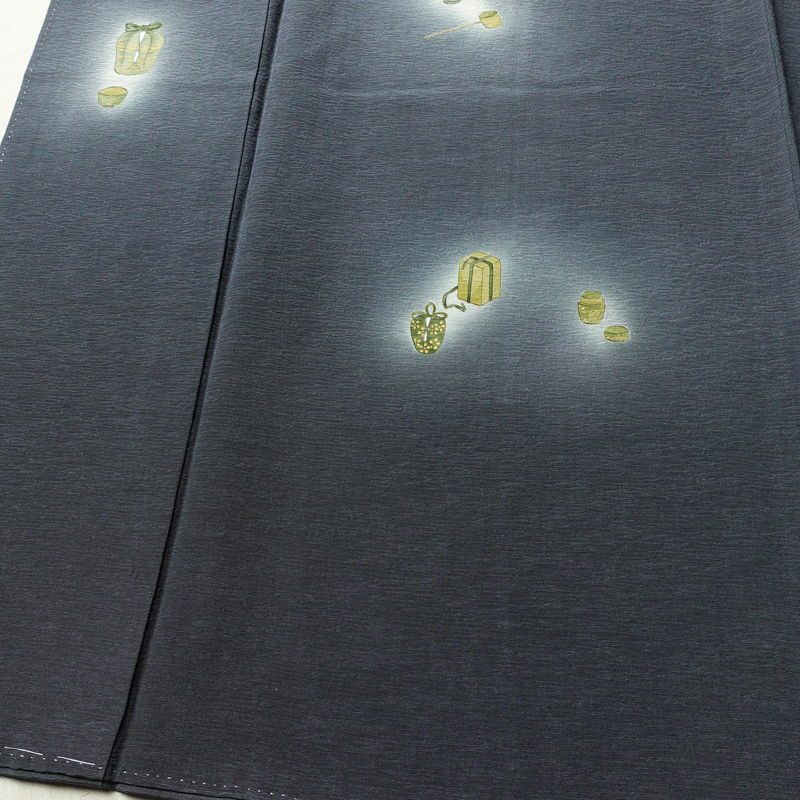 付け下げ 樽本伊勢蔵 京友禅伝統工芸士 落款入り 縮緬 正絹 茶道具 その他の柄 袷仕立て 身丈163.5cm 裄丈70.5cm リサイクル着物 着物 金彩 入学式 卒業式 七五三 お宮参り フォーマル シンプル 青・紺_画像4