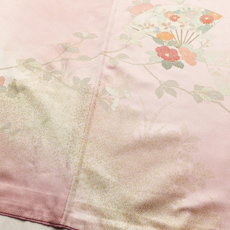 訪問着 綸子 正絹 古典柄 袷仕立て 身丈162cm 裄丈67.5cm リサイクル着物 着物 箔 金彩 入学式 卒業式 七五三 お宮参り フォーマル 扇子 ピンク_画像11