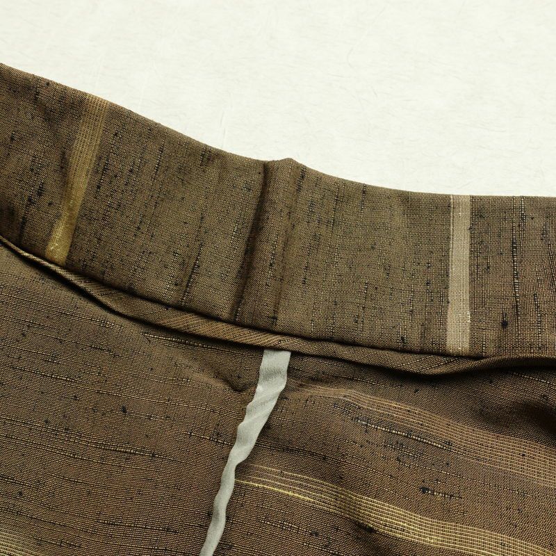 単衣 紬 バチ衿仕立て 正絹 縞柄・線柄 単衣仕立て 身丈149cm 裄丈62cm リサイクル着物 着物 モダン 紬着物 黄・黄土色_画像19