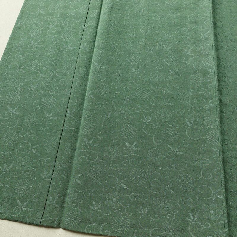 単衣 色無地 しつけ糸付き 一つ紋付き 正絹 古典柄 単衣仕立て 身丈158cm 裄丈63cm リサイクル着物 着物 緑・うぐいす色_画像4