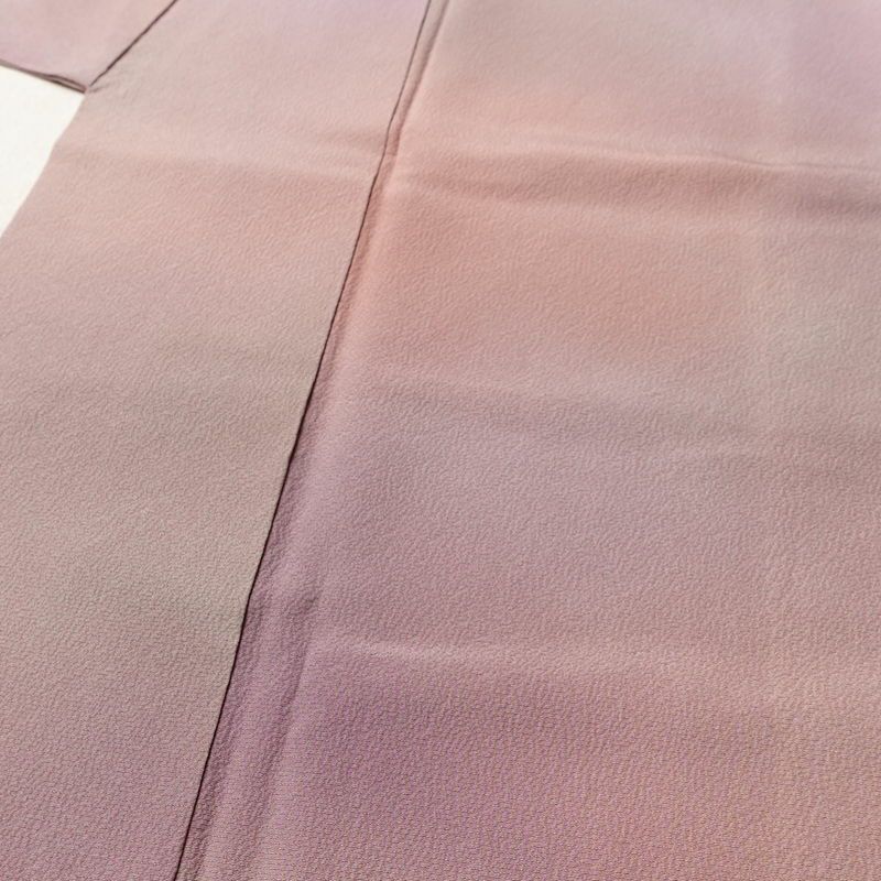 小紋 斉藤三才 落款入り 縮緬 一つ紋付き 正絹 その他の柄 袷仕立て 身丈155cm 裄丈64cm リサイクル着物 着物 紫・藤色_画像5