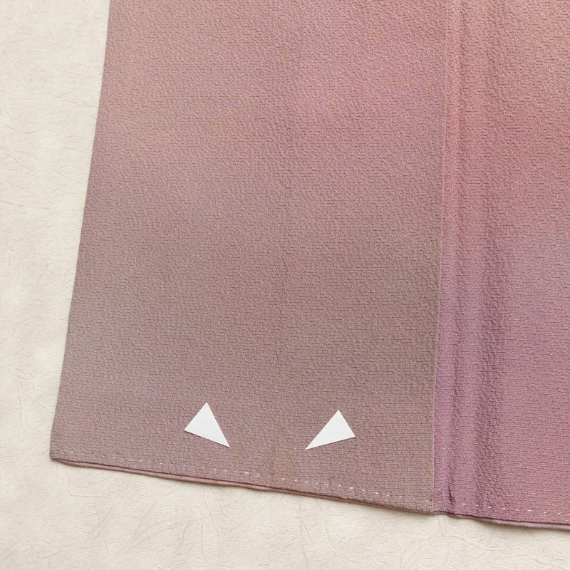 小紋 斉藤三才 落款入り 縮緬 一つ紋付き 正絹 その他の柄 袷仕立て 身丈155cm 裄丈64cm リサイクル着物 着物 紫・藤色_画像11