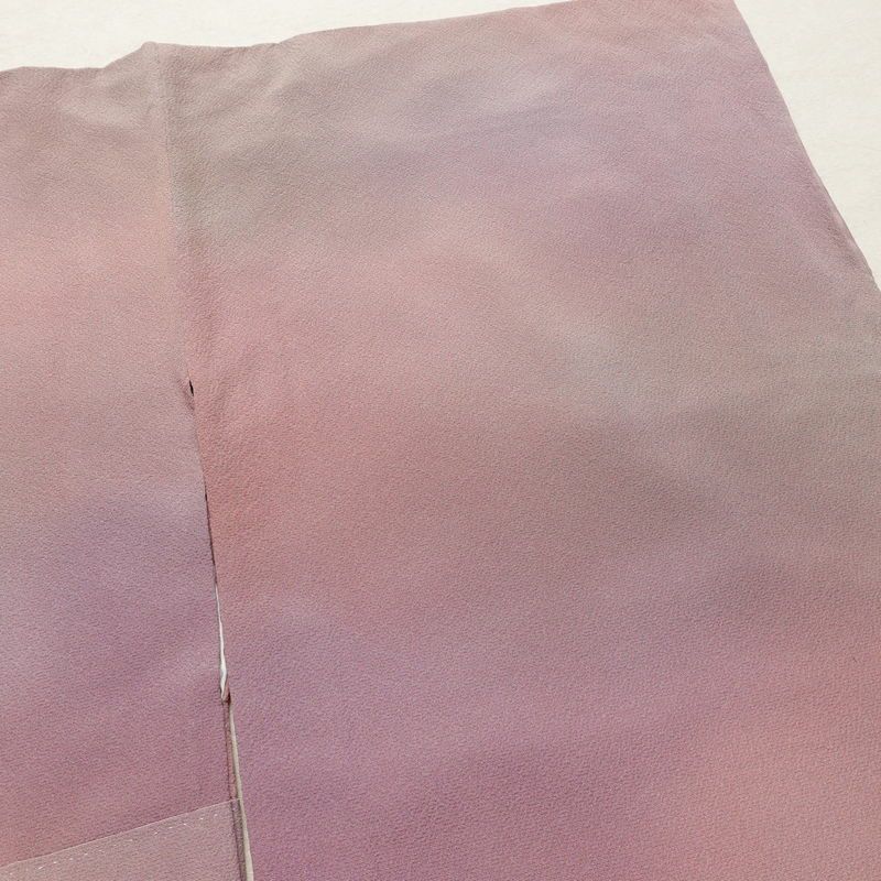 小紋 斉藤三才 落款入り 縮緬 一つ紋付き 正絹 その他の柄 袷仕立て 身丈155cm 裄丈64cm リサイクル着物 着物 紫・藤色_画像14