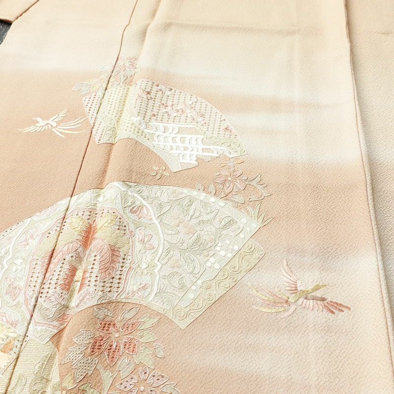 付け下げ 良品 スワトウ刺繍 蘇州刺繍 正絹 古典柄 袷仕立て 身丈156cm 裄丈62cm リサイクル着物 一部しつけ糸付き 着物 刺繍 入学式 卒業式 七五三 パーティー お宮参り フォーマル 上品 ベージュ_画像5