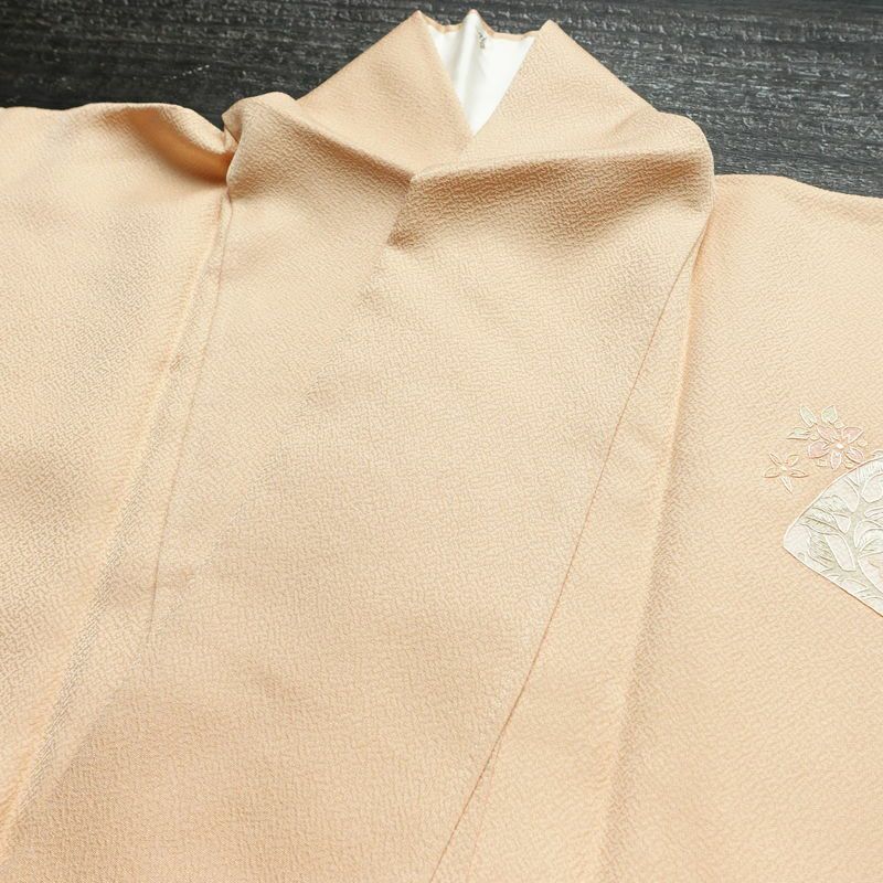 付け下げ 良品 スワトウ刺繍 蘇州刺繍 正絹 古典柄 袷仕立て 身丈156cm 裄丈62cm リサイクル着物 一部しつけ糸付き 着物 刺繍 入学式 卒業式 七五三 パーティー お宮参り フォーマル 上品 ベージュ_画像18