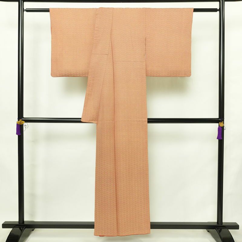 小紋 良品 縮緬 正絹 古典柄 袷仕立て 身丈155.5cm 裄丈64cm リサイクル着物 着物 橙_画像2