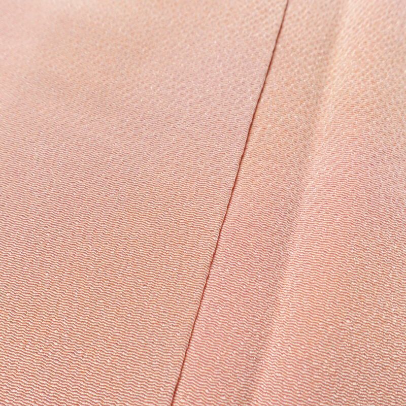 小紋 良品 しつけ糸付き 縮緬 一つ紋付き 正絹 その他の柄 袷仕立て 身丈165cm 裄丈67.5cm リサイクル着物 着物 ぼかし 入学式 七五三 お宮参り フォーマル シンプル ピンク_画像9