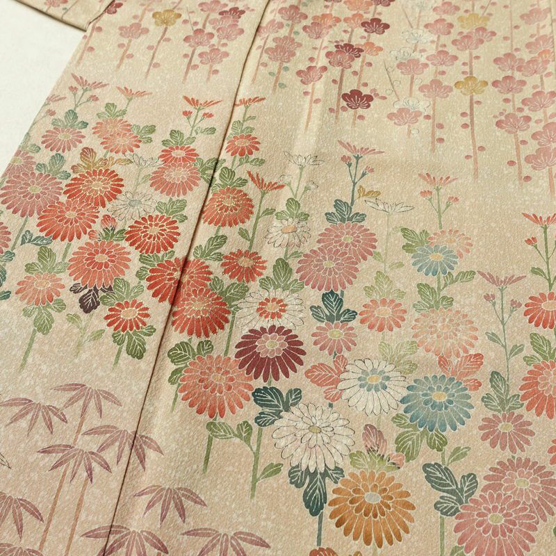 訪問着 良品 落款入り 縮緬 正絹 花柄 袷仕立て 身丈159.5cm 裄丈63cm リサイクル着物 着物 共八掛 金彩 パーティー フォーマル ベージュ_画像5