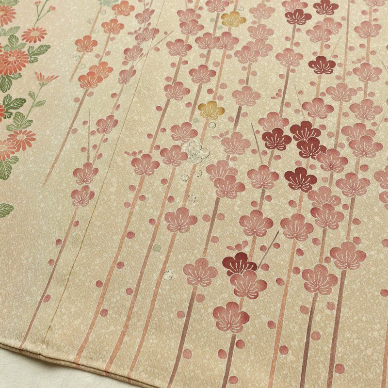 訪問着 良品 落款入り 縮緬 正絹 花柄 袷仕立て 身丈159.5cm 裄丈63cm リサイクル着物 着物 共八掛 金彩 パーティー フォーマル ベージュ_画像12