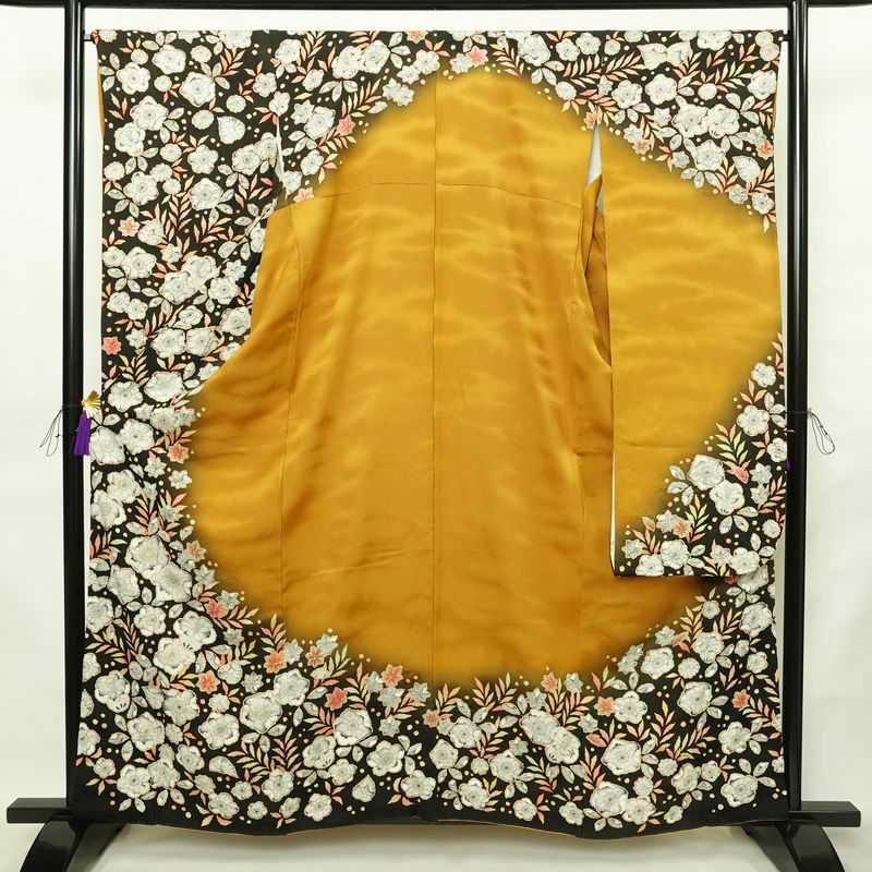 振袖 良品 落款入り 絞り 正絹 花柄 袷仕立て 身丈160cm 裄丈66cm リサイクル着物 着物 金彩 成人式 二十歳 二十歳の集い フォーマル 黄・黄土色_画像1
