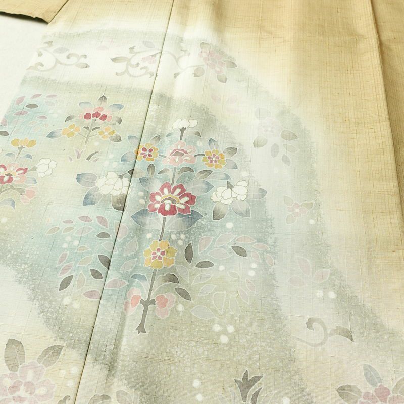 付け下げ 落款入り しつけ糸付き 一つ紋付き 正絹 花柄 袷仕立て 身丈162cm 裄丈63cm リサイクル着物 着物 洒落 紬地 ベージュ_画像5