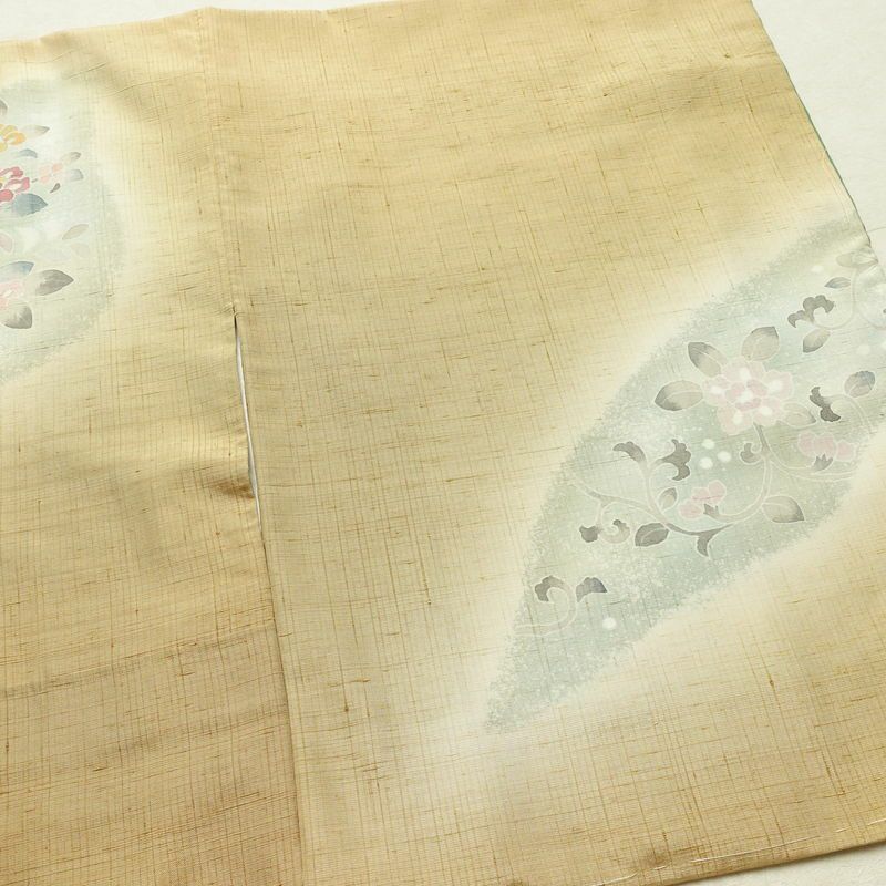 付け下げ 落款入り しつけ糸付き 一つ紋付き 正絹 花柄 袷仕立て 身丈162cm 裄丈63cm リサイクル着物 着物 洒落 紬地 ベージュ_画像16