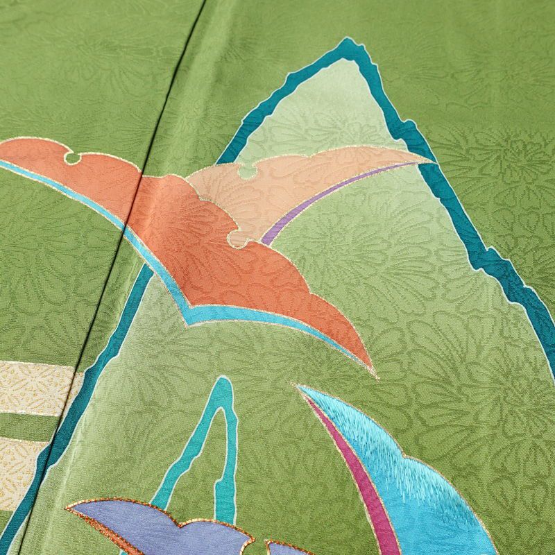 振袖 金駒刺繍 正絹 古典柄 袷仕立て 身丈166cm 裄丈65.5cm リサイクル着物 着物 刺繍 共八掛 金彩 成人式 二十歳 二十歳の集い 緑・うぐいす色_画像7