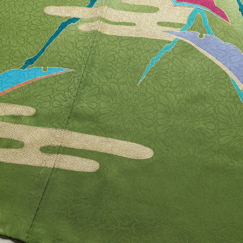 振袖 金駒刺繍 正絹 古典柄 袷仕立て 身丈166cm 裄丈65.5cm リサイクル着物 着物 刺繍 共八掛 金彩 成人式 二十歳 二十歳の集い 緑・うぐいす色_画像11