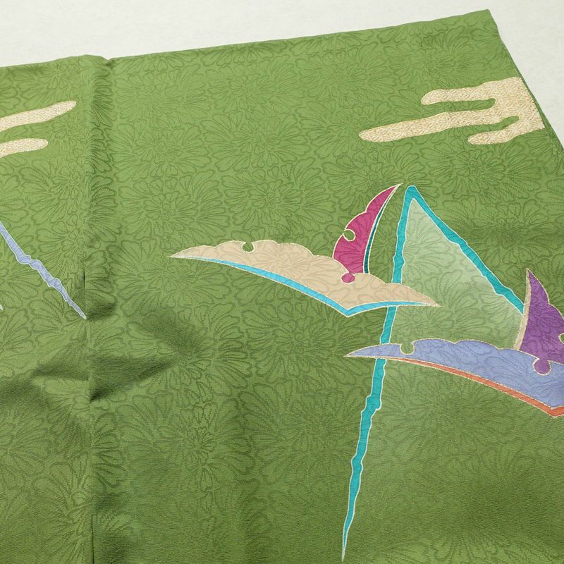 振袖 金駒刺繍 正絹 古典柄 袷仕立て 身丈166cm 裄丈65.5cm リサイクル着物 着物 刺繍 共八掛 金彩 成人式 二十歳 二十歳の集い 緑・うぐいす色_画像15