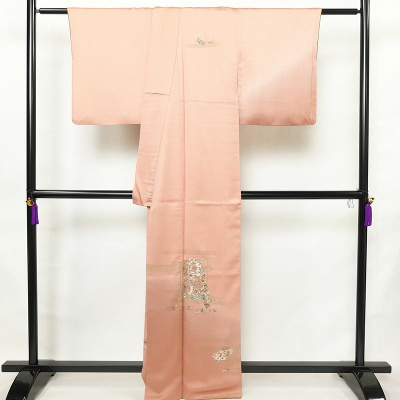 付け下げ 一つ紋付き 正絹 古典柄 袷仕立て 身丈162cm 裄丈67cm リサイクル着物 着物 刺繍 金彩 入学式 卒業式 七五三 お宮参り フォーマル ピンク_画像2
