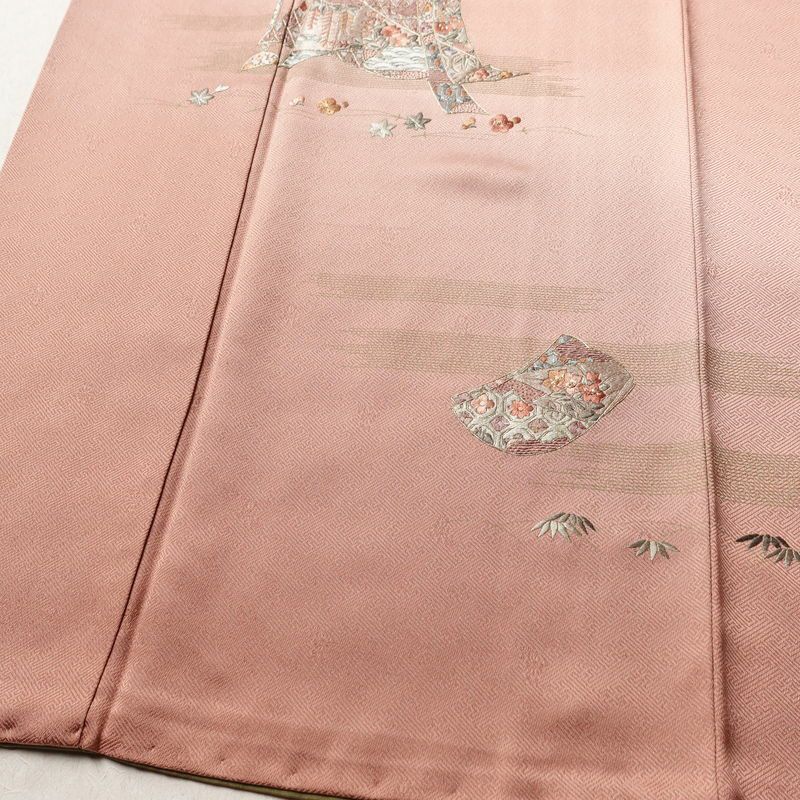 付け下げ 一つ紋付き 正絹 古典柄 袷仕立て 身丈162cm 裄丈67cm リサイクル着物 着物 刺繍 金彩 入学式 卒業式 七五三 お宮参り フォーマル ピンク_画像4