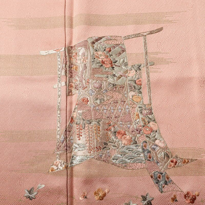 付け下げ 一つ紋付き 正絹 古典柄 袷仕立て 身丈162cm 裄丈67cm リサイクル着物 着物 刺繍 金彩 入学式 卒業式 七五三 お宮参り フォーマル ピンク_画像6