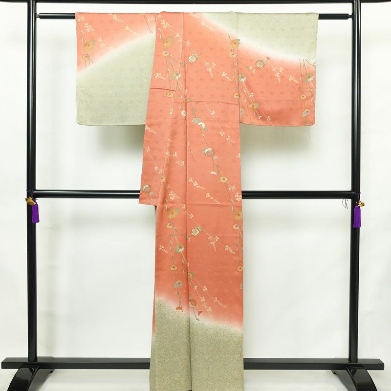 訪問着 良品 しつけ糸付き 綸子 正絹 花柄 袷仕立て 身丈161.5cm 裄丈66cm リサイクル着物 着物 箔 入学式 卒業式 七五三 お宮参り フォーマル 緑・うぐいす色_画像2