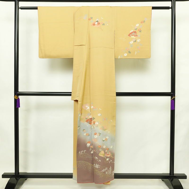 訪問着 正絹 古典柄 袷仕立て 身丈153cm 裄丈63cm リサイクル着物 着物 箔 金彩 入学式 卒業式 七五三 お宮参り フォーマル 上品 ベージュ_画像2