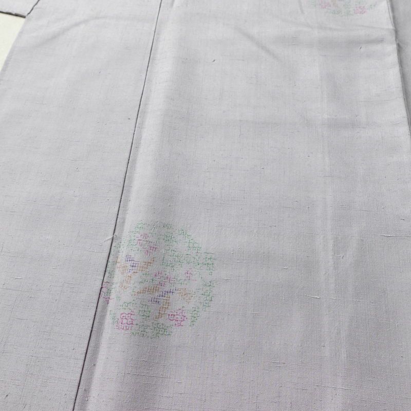 結城紬 紬 手織結城紬 証紙あり 正絹 幾何学柄・抽象柄 袷仕立て 身丈159cm 裄丈64cm リサイクル着物 着物 紫・藤色_画像5