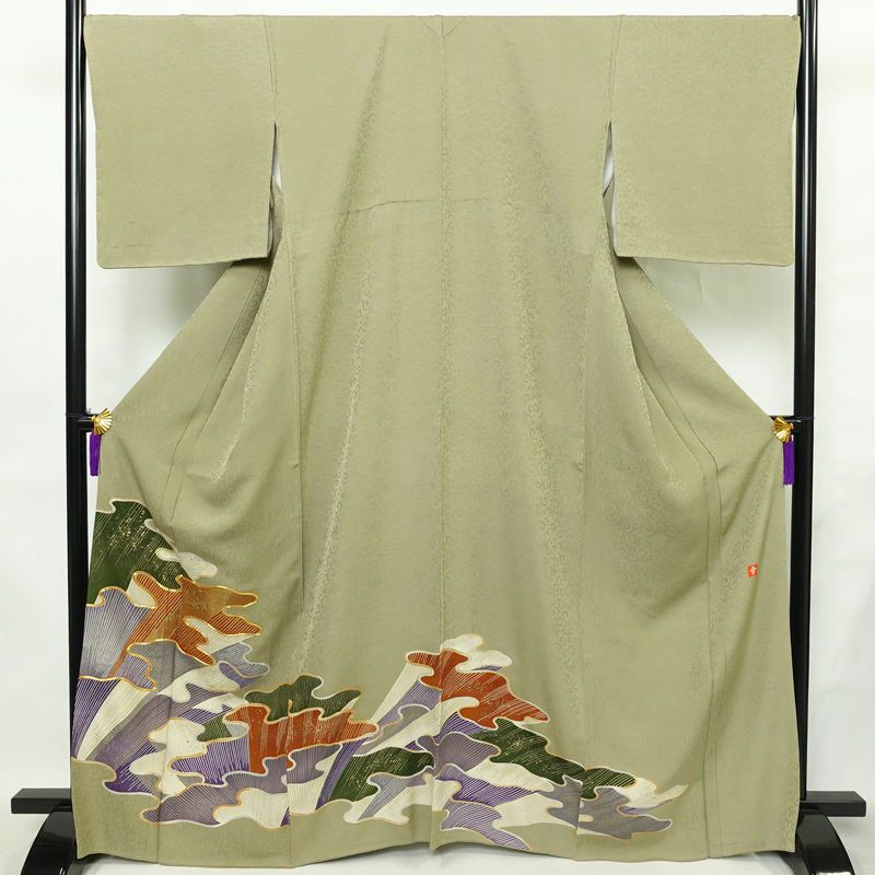 色留袖 落款入り 金駒刺繍 正絹 流水・波柄 袷仕立て 身丈166cm 裄丈69cm リサイクル着物 一部しつけ糸付き 着物 共八掛 フォーマル 緑・うぐいす色_画像1