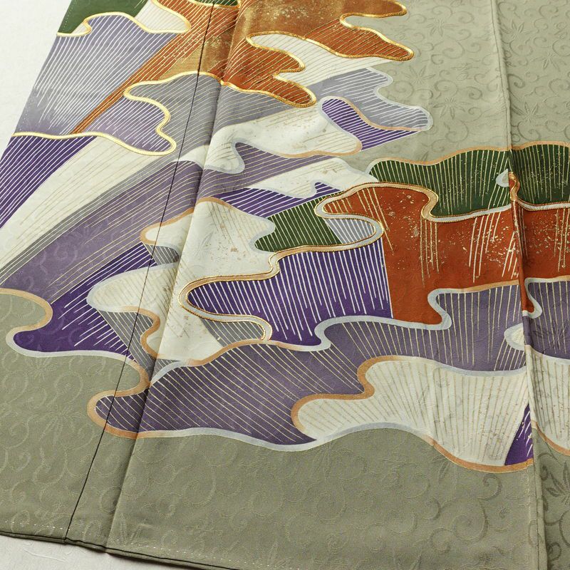 色留袖 落款入り 金駒刺繍 正絹 流水・波柄 袷仕立て 身丈166cm 裄丈69cm リサイクル着物 一部しつけ糸付き 着物 共八掛 フォーマル 緑・うぐいす色_画像4