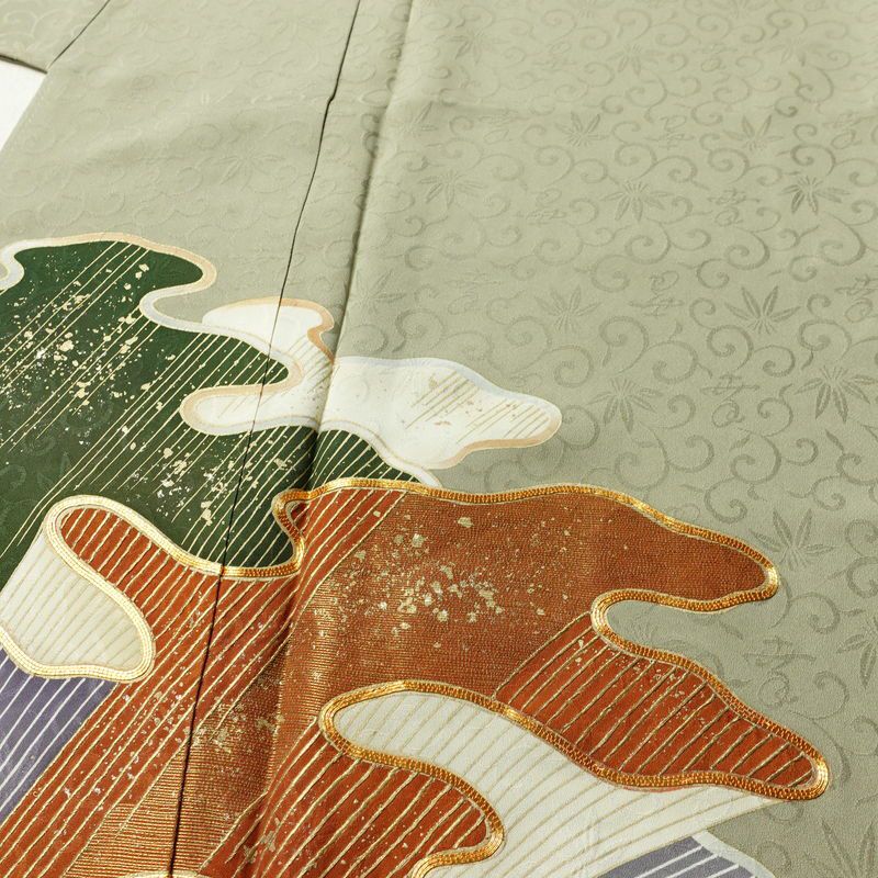 色留袖 落款入り 金駒刺繍 正絹 流水・波柄 袷仕立て 身丈166cm 裄丈69cm リサイクル着物 一部しつけ糸付き 着物 共八掛 フォーマル 緑・うぐいす色_画像5