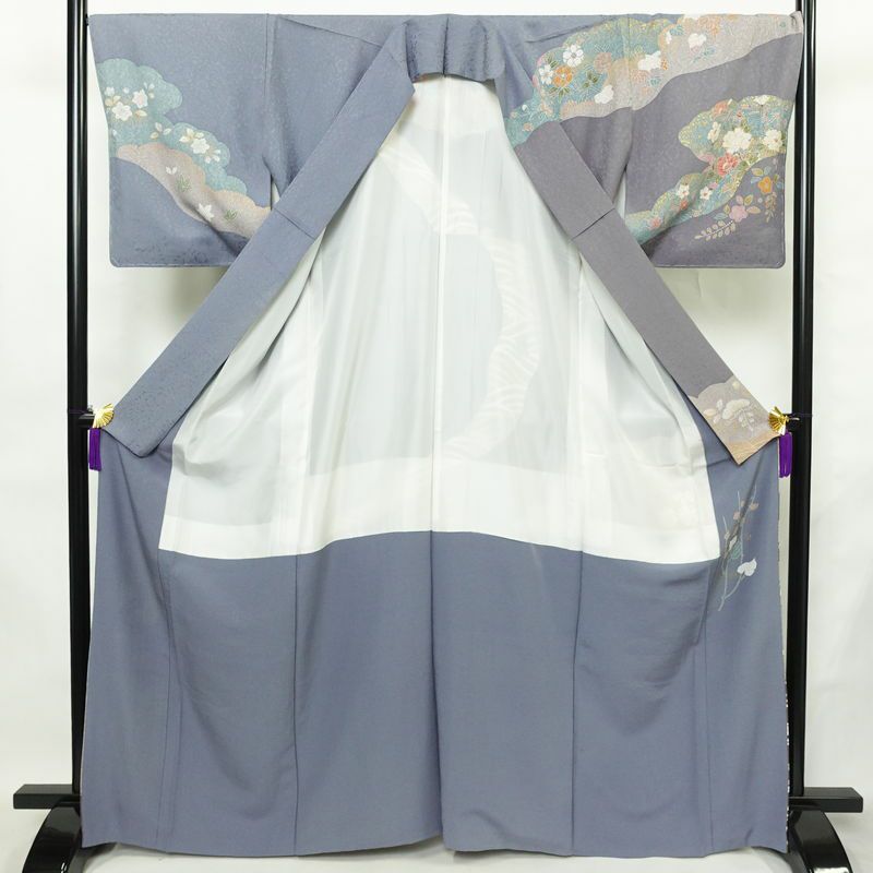 訪問着 良品 金駒刺繍 正絹 花柄 袷仕立て 身丈165.5cm 裄丈69cm リサイクル着物 一部しつけ糸付き 着物 箔 入学式 卒業式 結婚式 七五三 パーティー お宮参り フォーマル 菊 くすみブルー くすみパープル 多色使い_画像3