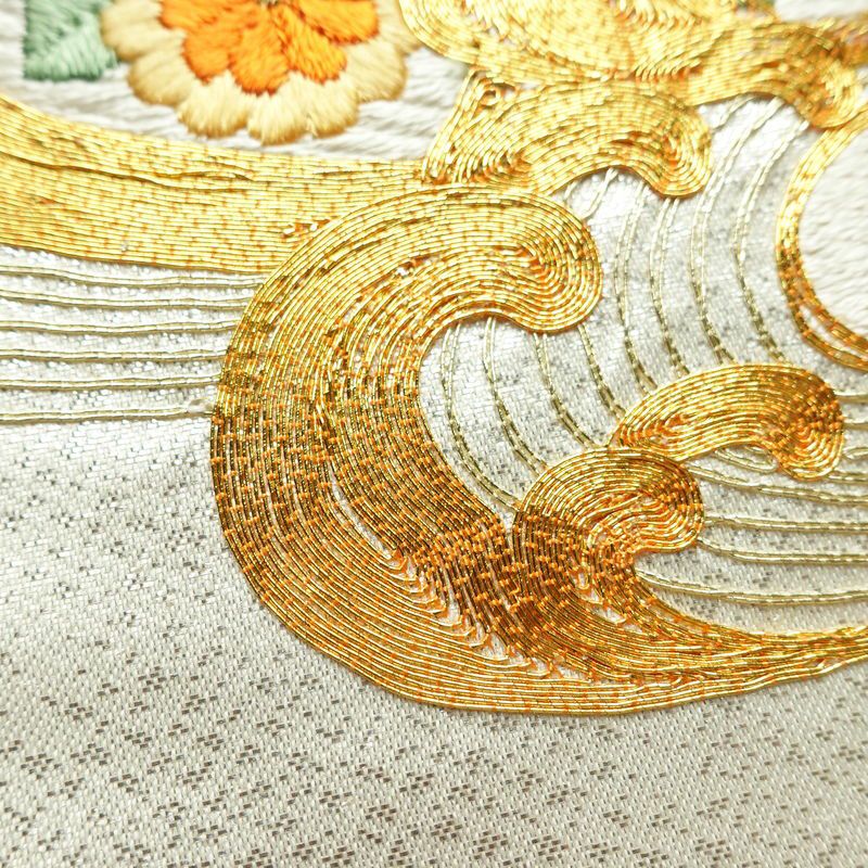 名古屋帯 太鼓柄 金駒刺繍 正絹 古典柄 通し仕立て なごや帯 リサイクル帯 帯 刺繍 箔 松 菊 金・銀_画像6