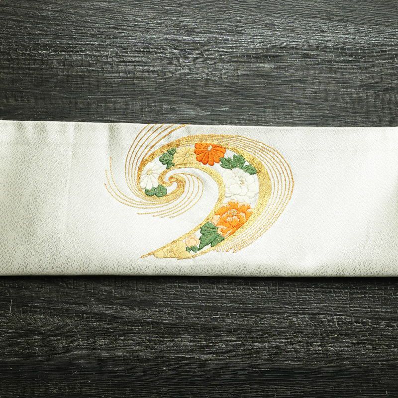 名古屋帯 太鼓柄 金駒刺繍 正絹 古典柄 通し仕立て なごや帯 リサイクル帯 帯 刺繍 箔 松 菊 金・銀_画像16