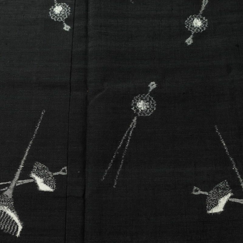 紬 しつけ糸付き 正絹 その他の柄 袷仕立て 身丈163cm 裄丈63.5cm リサイクル着物 着物 モダン 洒落 簪 かんざし 黒_画像6