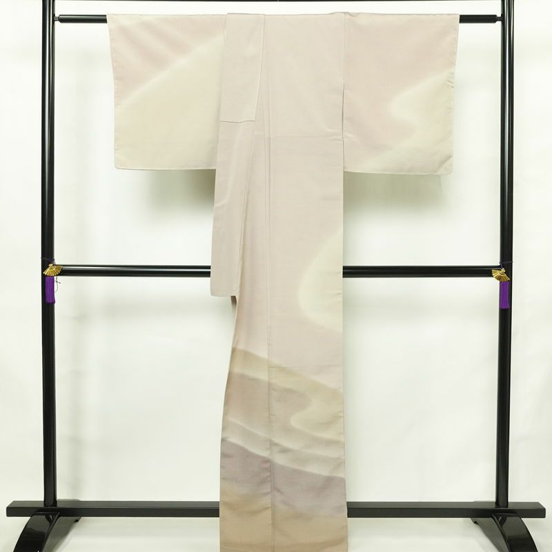 付け下げ 良品 民芸意裳紬 落款入り しつけ糸付き 正絹 流水・波柄 袷仕立て 身丈163.5cm 裄丈68.5cm リサイクル着物 着物 シンプル ピンク_画像2