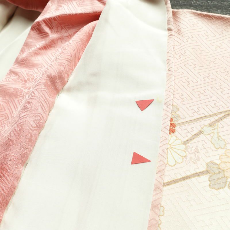 訪問着 落款入り 綸子 伊達衿付き 金駒刺繍 正絹 花柄 袷仕立て 身丈158.5cm 裄丈67cm リサイクル着物 着物 蝶 金彩 入学式 卒業式 七五三 お宮参り フォーマル ピンク_画像21