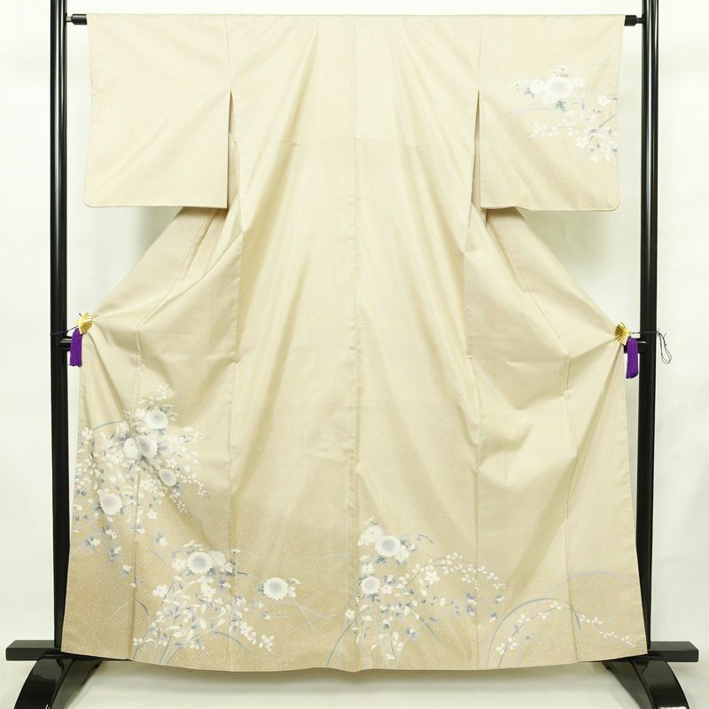 付け下げ 良品 大島紬地 美光 勉 落款入り 正絹 花柄 袷仕立て 身丈161cm 裄丈63.5cm リサイクル着物 たたき染め 着物 入学式 卒業式 七五三 お宮参り フォーマル ベージュ_画像1
