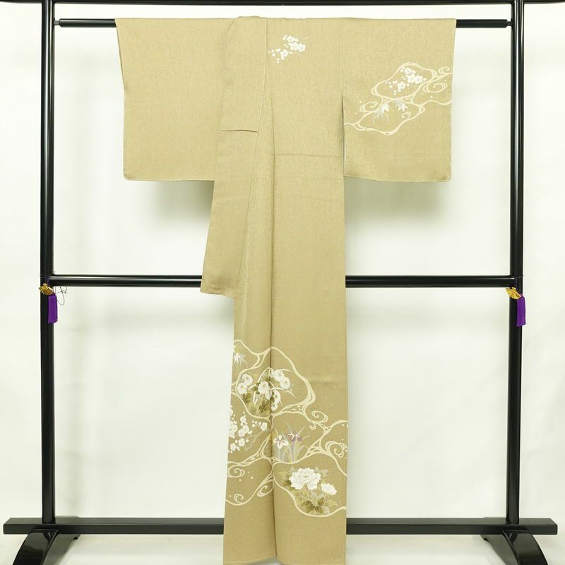付け下げ 美品 正絹 花柄 袷仕立て 身丈160cm 裄丈65cm リサイクル着物 着物 金彩 入学式 卒業式 七五三 お宮参り フォーマル 黄・黄土色_画像2
