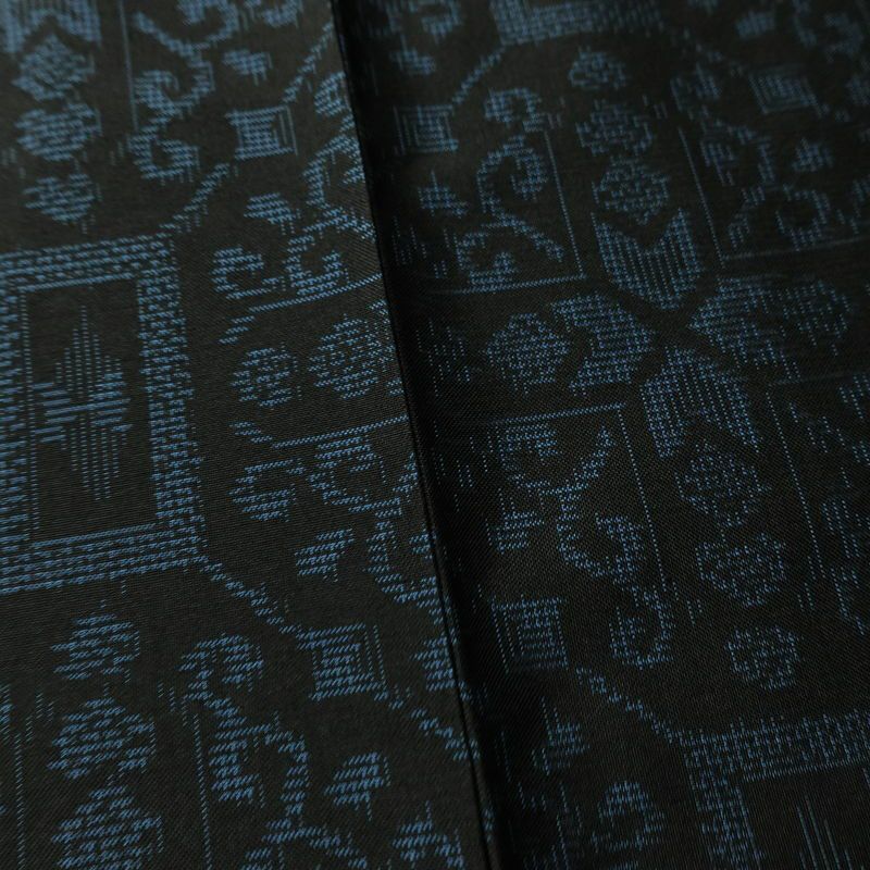 紬 しつけ糸付き 正絹 幾何学柄・抽象柄 袷仕立て 身丈163cm 裄丈64.5cm リサイクル着物 着物 モダン 黒_画像11