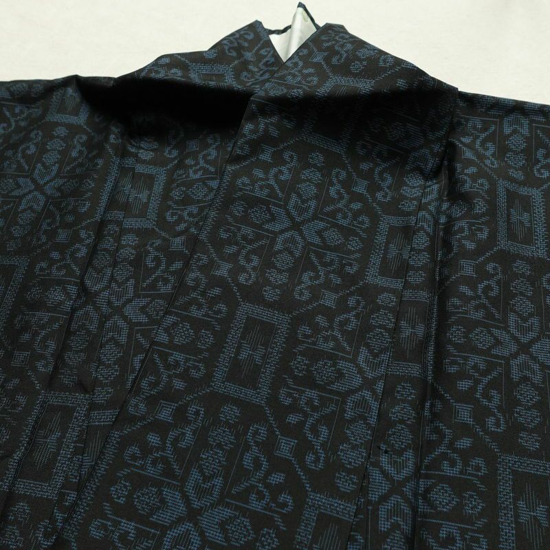 紬 しつけ糸付き 正絹 幾何学柄・抽象柄 袷仕立て 身丈163cm 裄丈64.5cm リサイクル着物 着物 モダン 黒_画像16